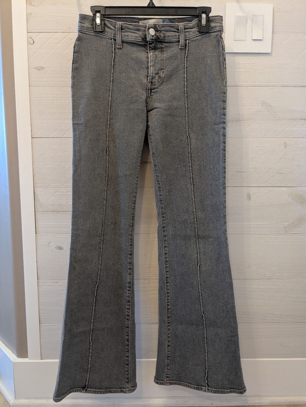 🩶 GAP Women's Gray Stretch Flare Jeans with Front Seams; Size: 2
